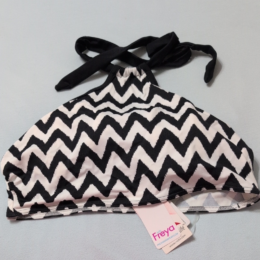 Freya Monochrome Zigzag Halter Top